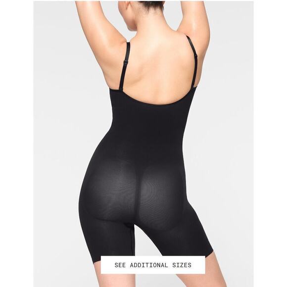 New without Tags Skims Seamless Sculpt MID THIGH BODYSUIT SZ M in Black - Picture 2 of 6